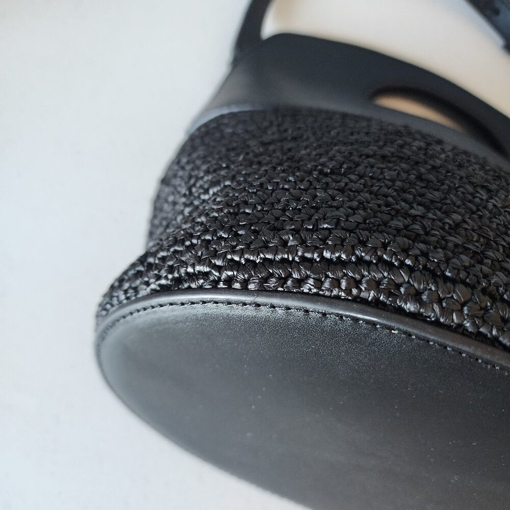 Banana Republic Bucket/Crossbody "LIKE NEW" - Picture 9 of 16